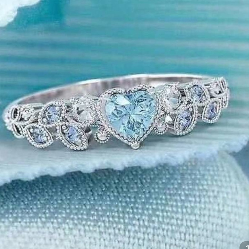 New Blue Ocean rhinestone Heart Ring size 7 or 8